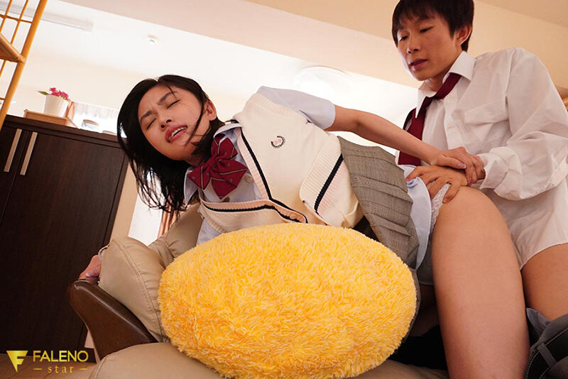 Địt sập giường với em gái quá ngon của người yêu